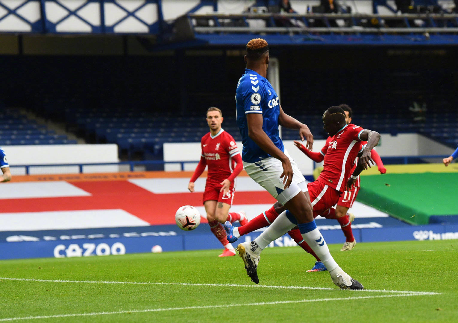 路进攻中扮 路进攻中扮